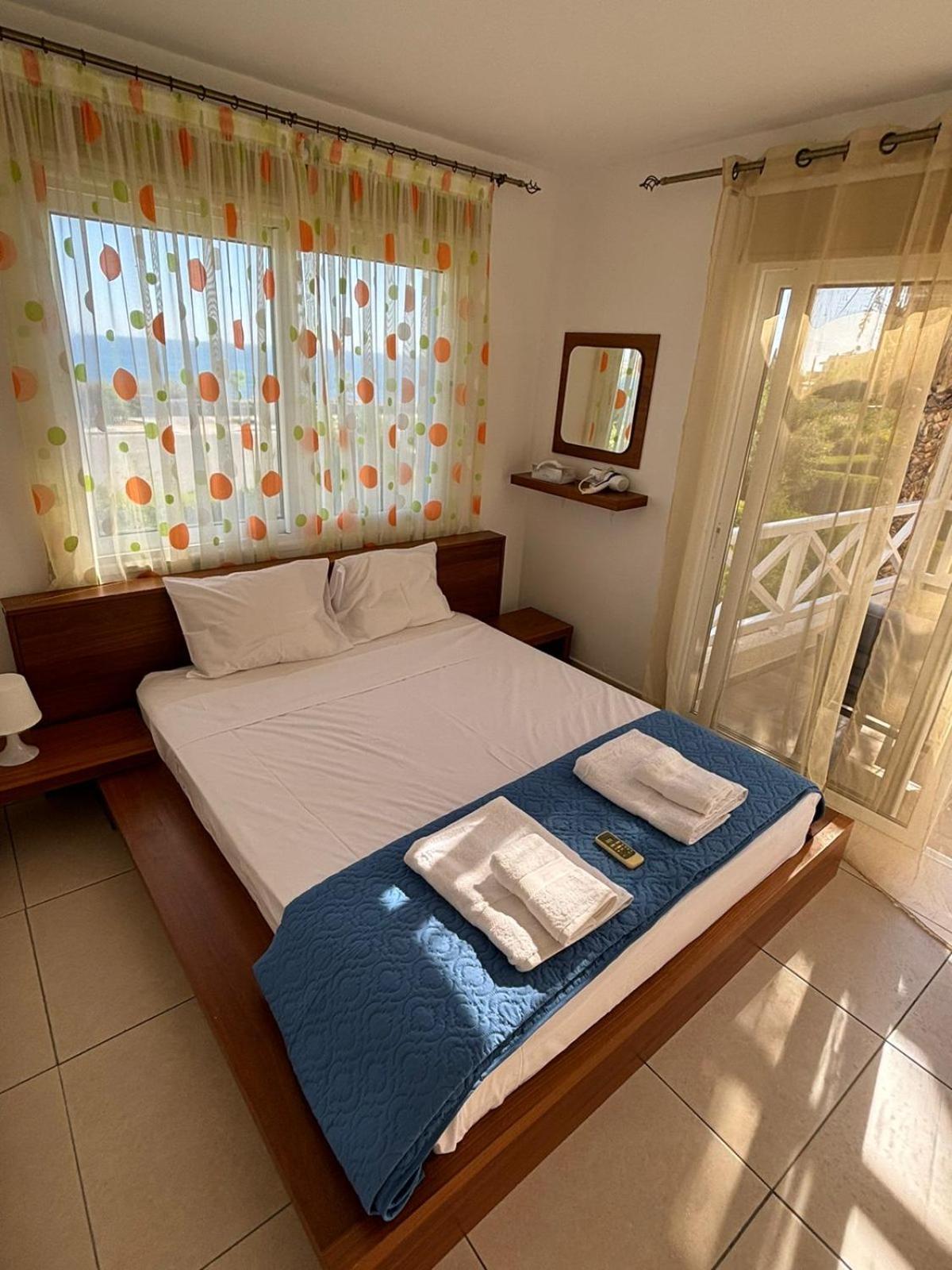 Horizon Bliss At Coral Bay Apartment Peyia Ngoại thất bức ảnh