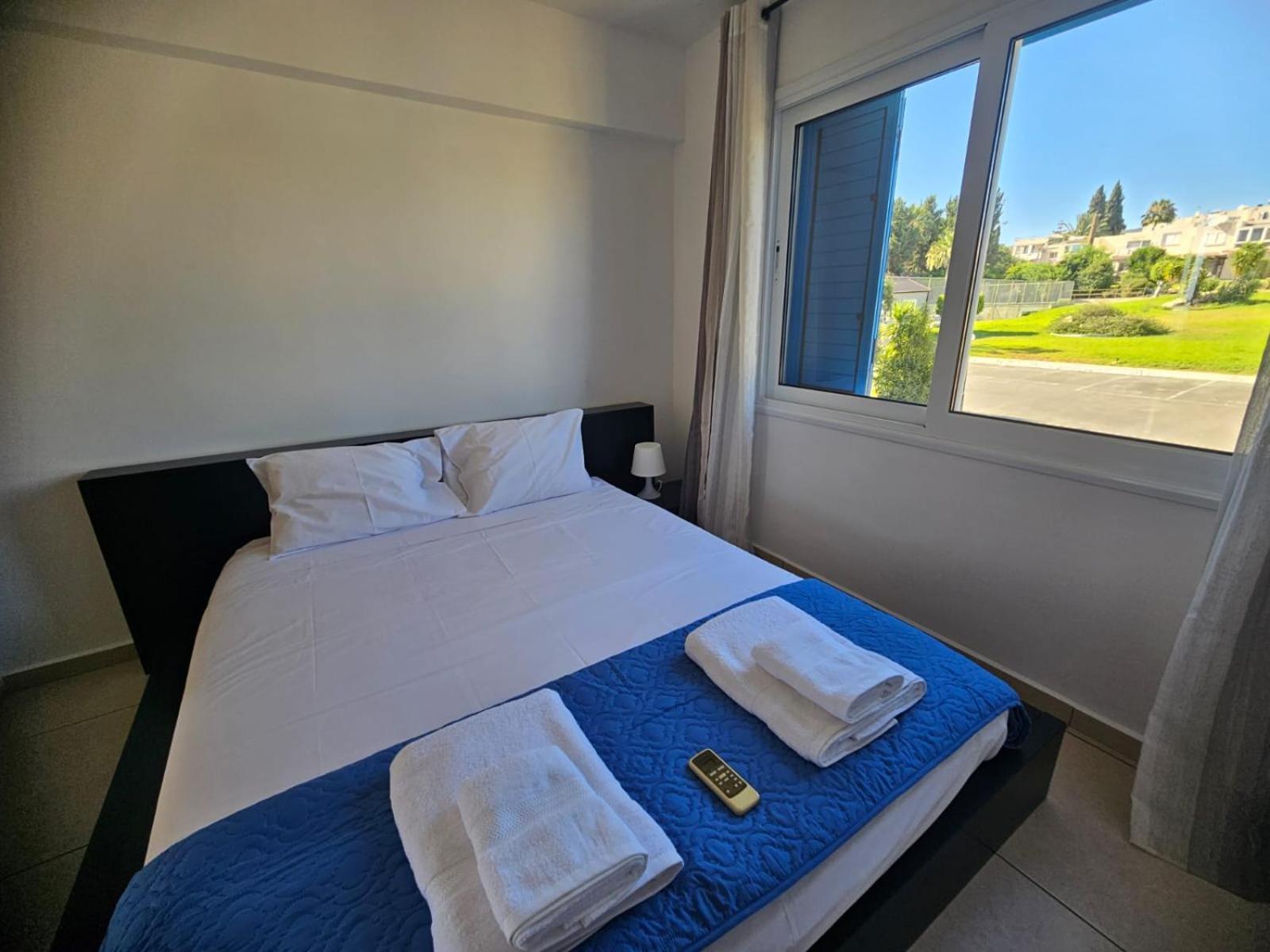 Horizon Bliss At Coral Bay Apartment Peyia Ngoại thất bức ảnh
